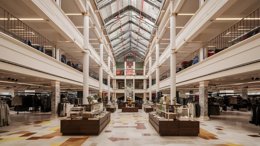 Obra em shopping center